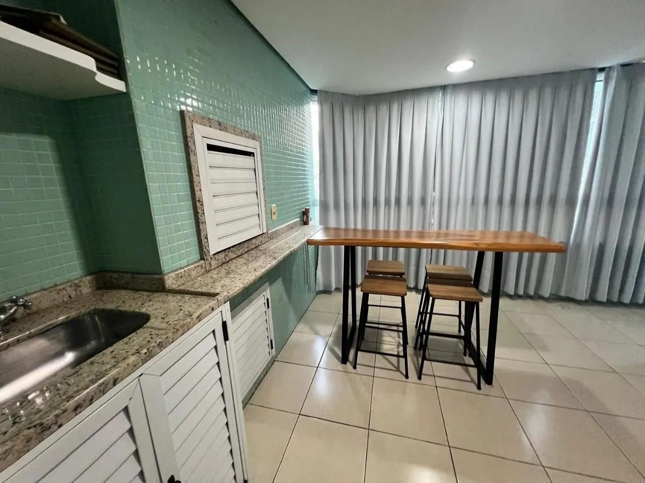 דירה Balneário Camboriú Curta! |146| Quadra Mar | 2 Vagas | Churrasqueira