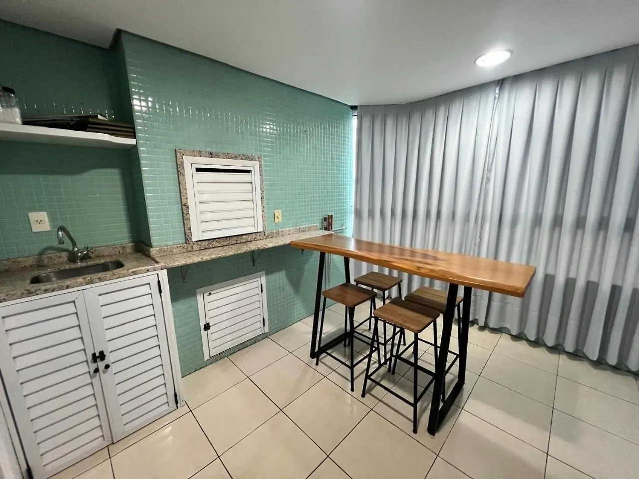 דירה Balneário Camboriú Curta! |146| Quadra Mar | 2 Vagas | Churrasqueira